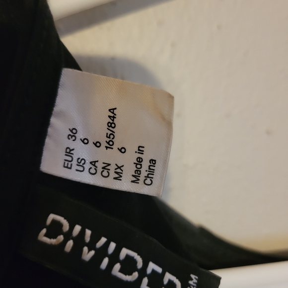 Divided dress - Picture 2 of 2